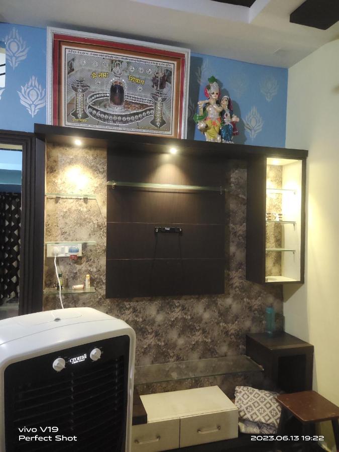 Yashu Guest House Ujjain Eksteriør billede