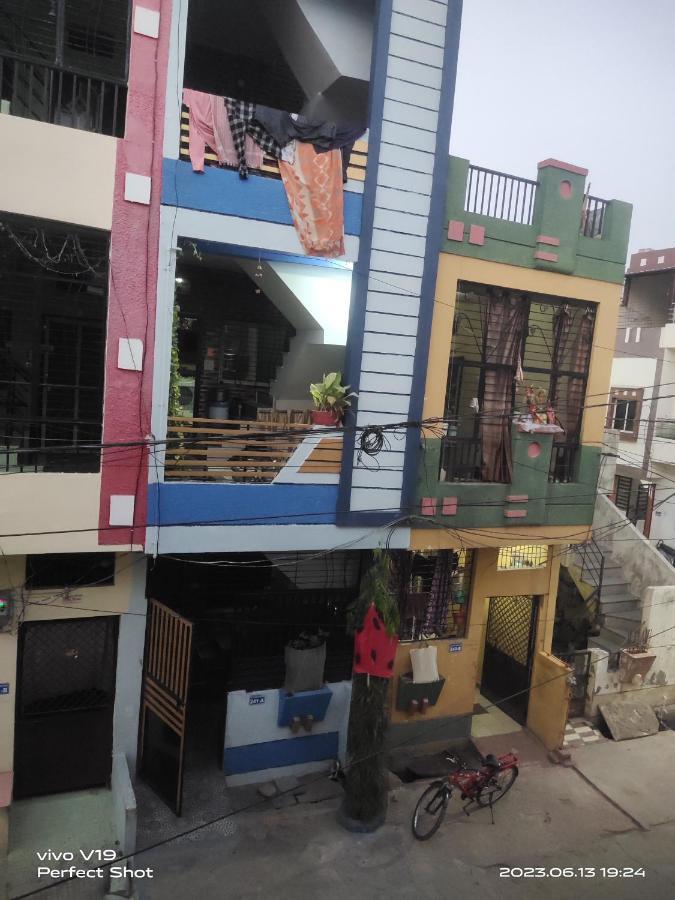 Yashu Guest House Ujjain Eksteriør billede
